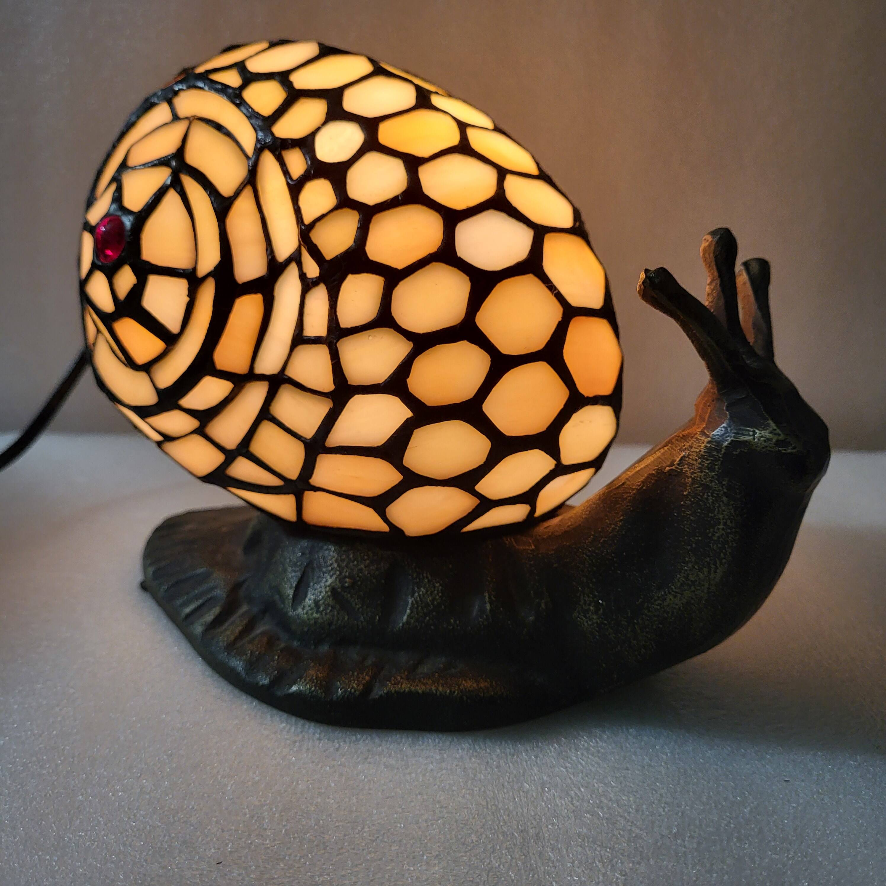 Lampe escargot en vitrail, style Tiffany, Honsel leuchten