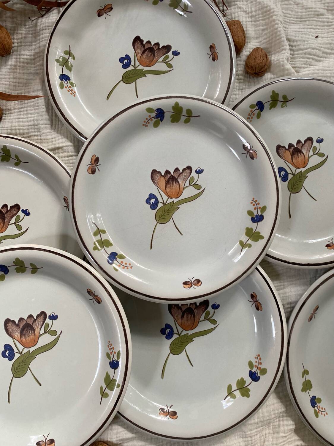 St-Clement earthenware dinner plates, 1940