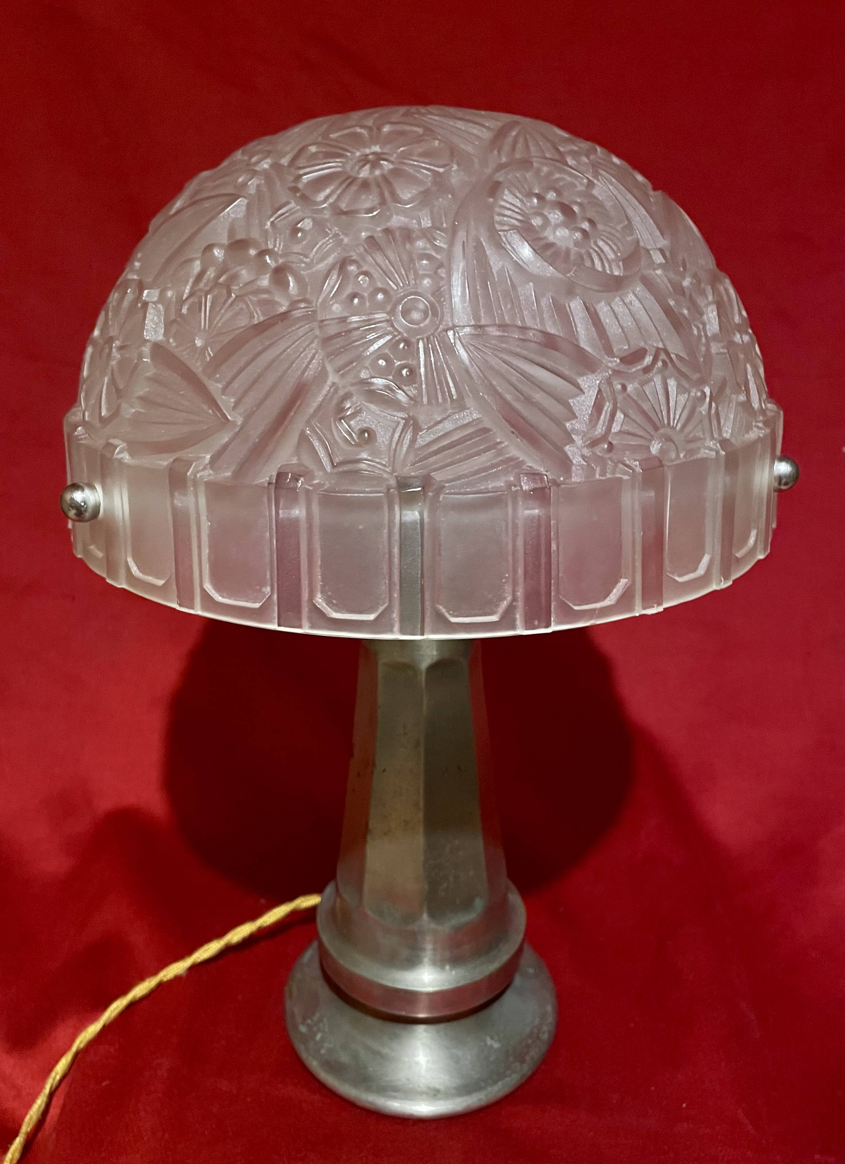 Vintage Art Nouveau lamp signed "Hettier et Vincent", from the 1920s