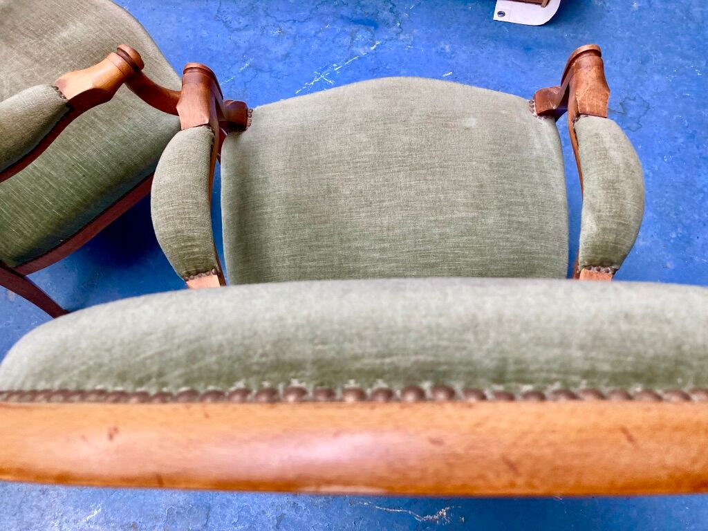 Voltaire armchairs in green velvet, the pair