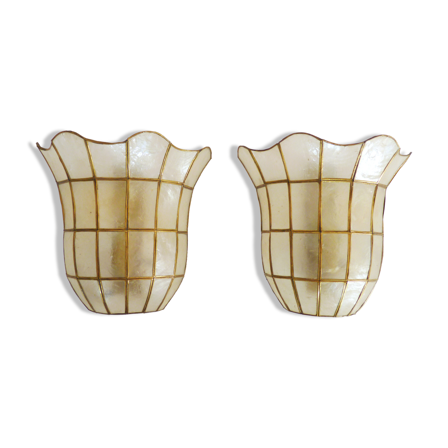 Pair of vintage wall lamps in mother-of-pearl and gilded brass 1970