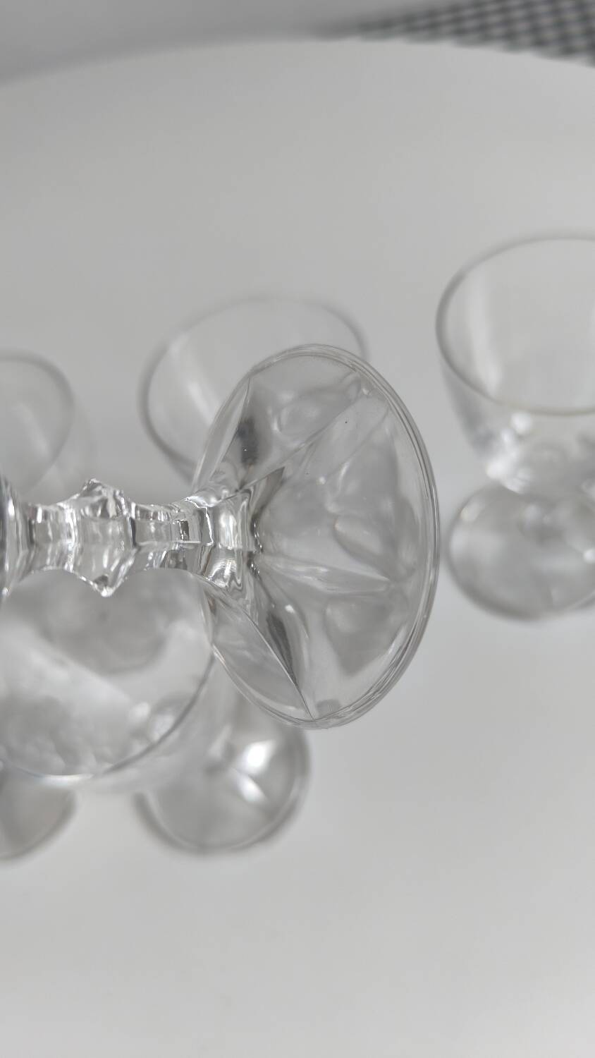 Set of 6 crystal wine glasses