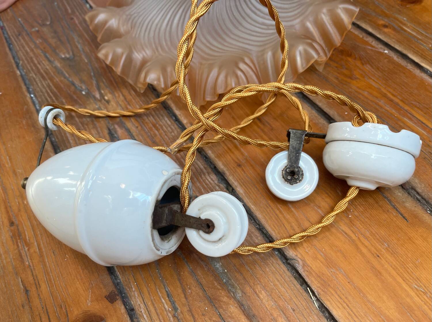 Opaline glass pendant light in ochre frilly glass, rises and falls