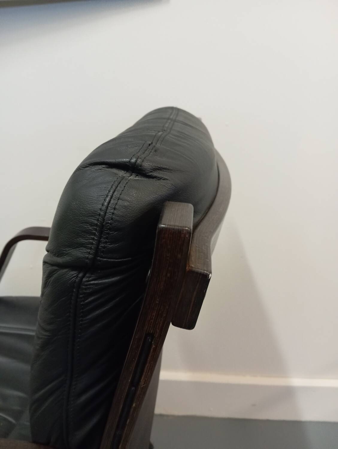 Westnofa Scandinavian office armchair in leather