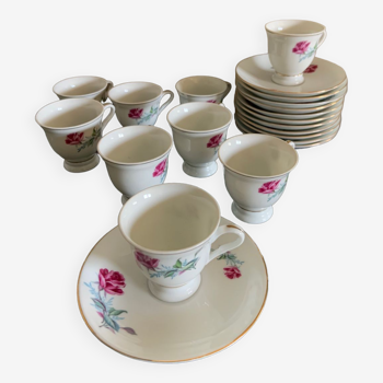 Tasses et sous tasses en fine porcelaine de Chine
