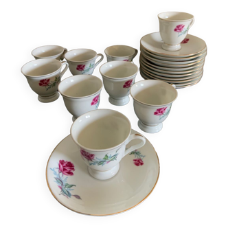 Cups and sub-cups in fine Chinese porcelain