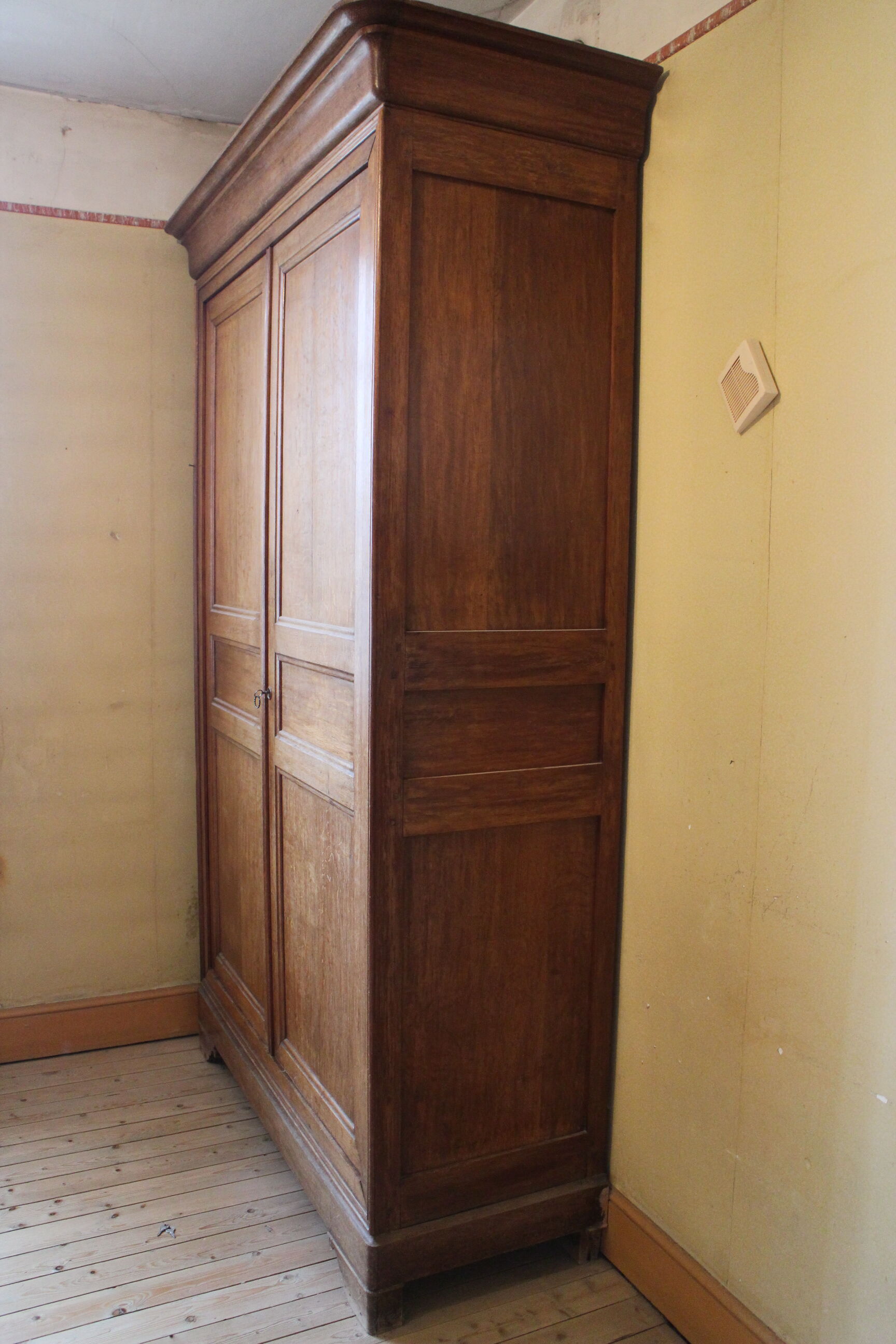 Armoire en chêne clair XIX ème