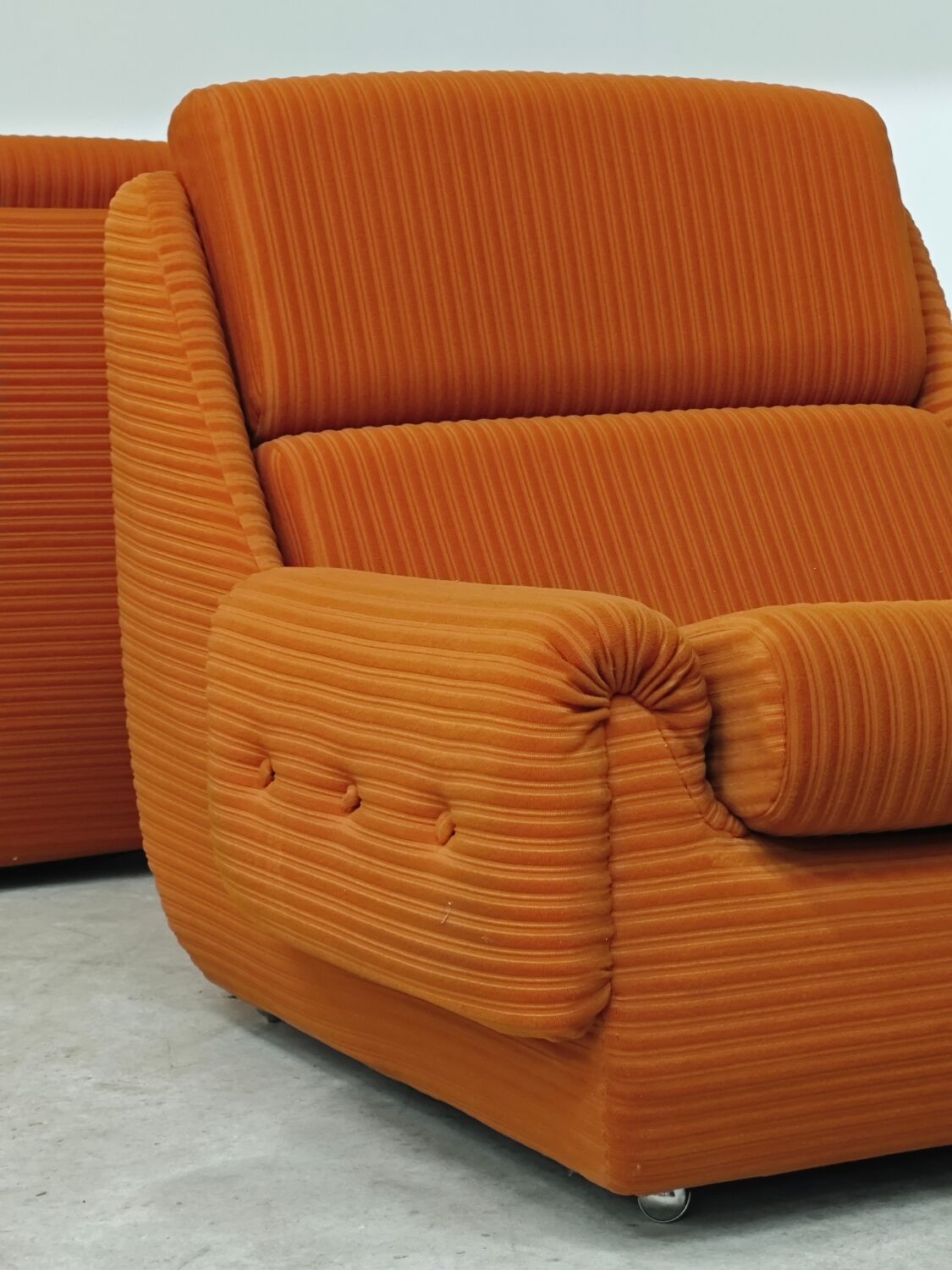 Complete orange salon JITONA in Atlantis Space Age style from the 1970s.