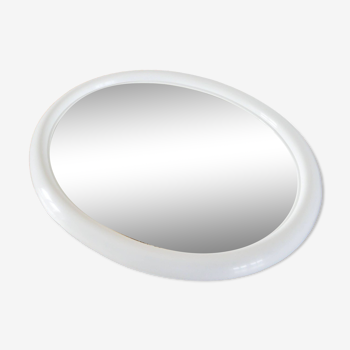 Miroir oval en plexi blanc, Design, 1970