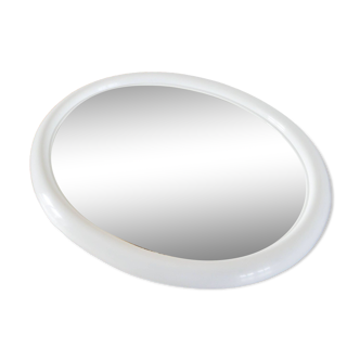 Miroir oval en plexi blanc, Design, 1970