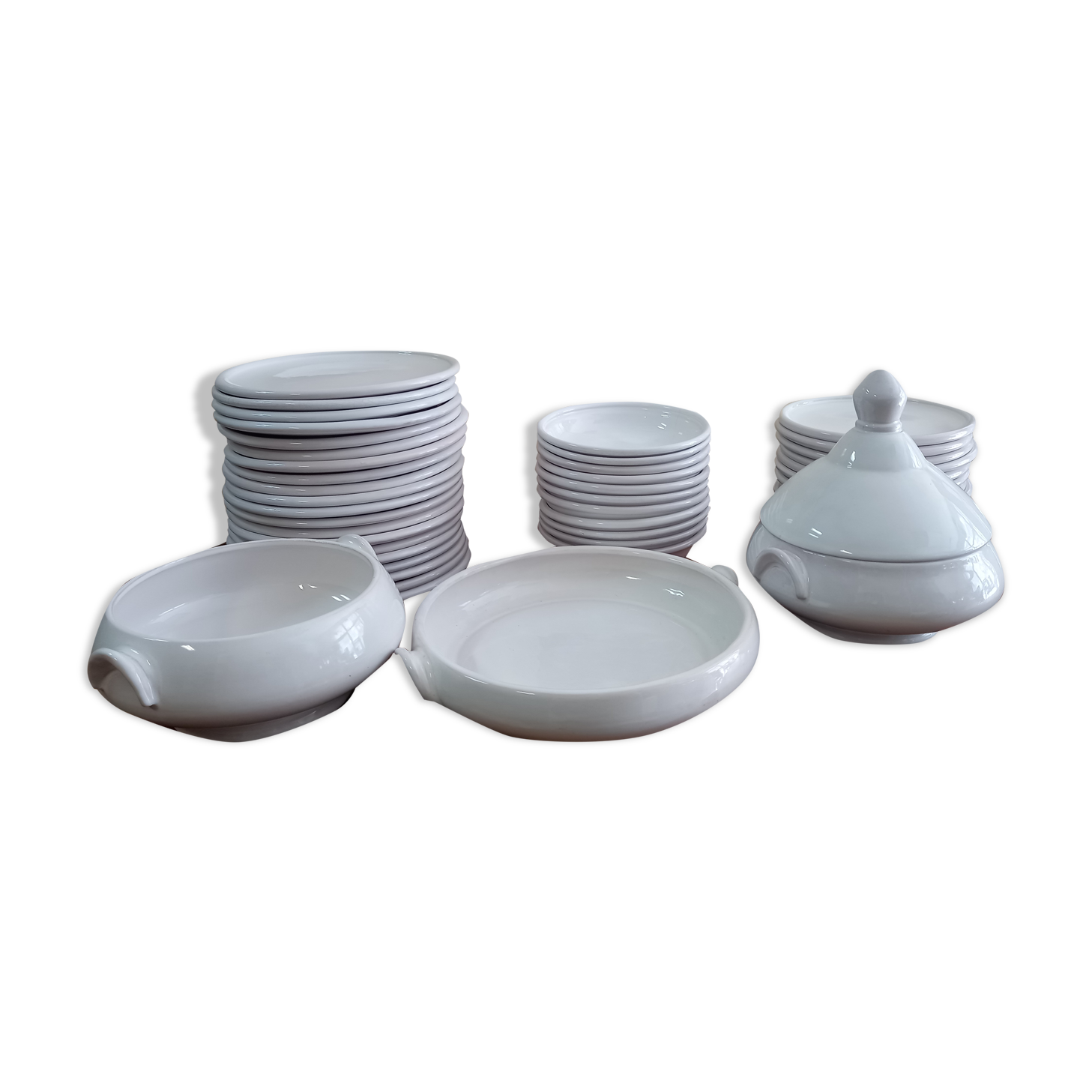 A sandstone table service