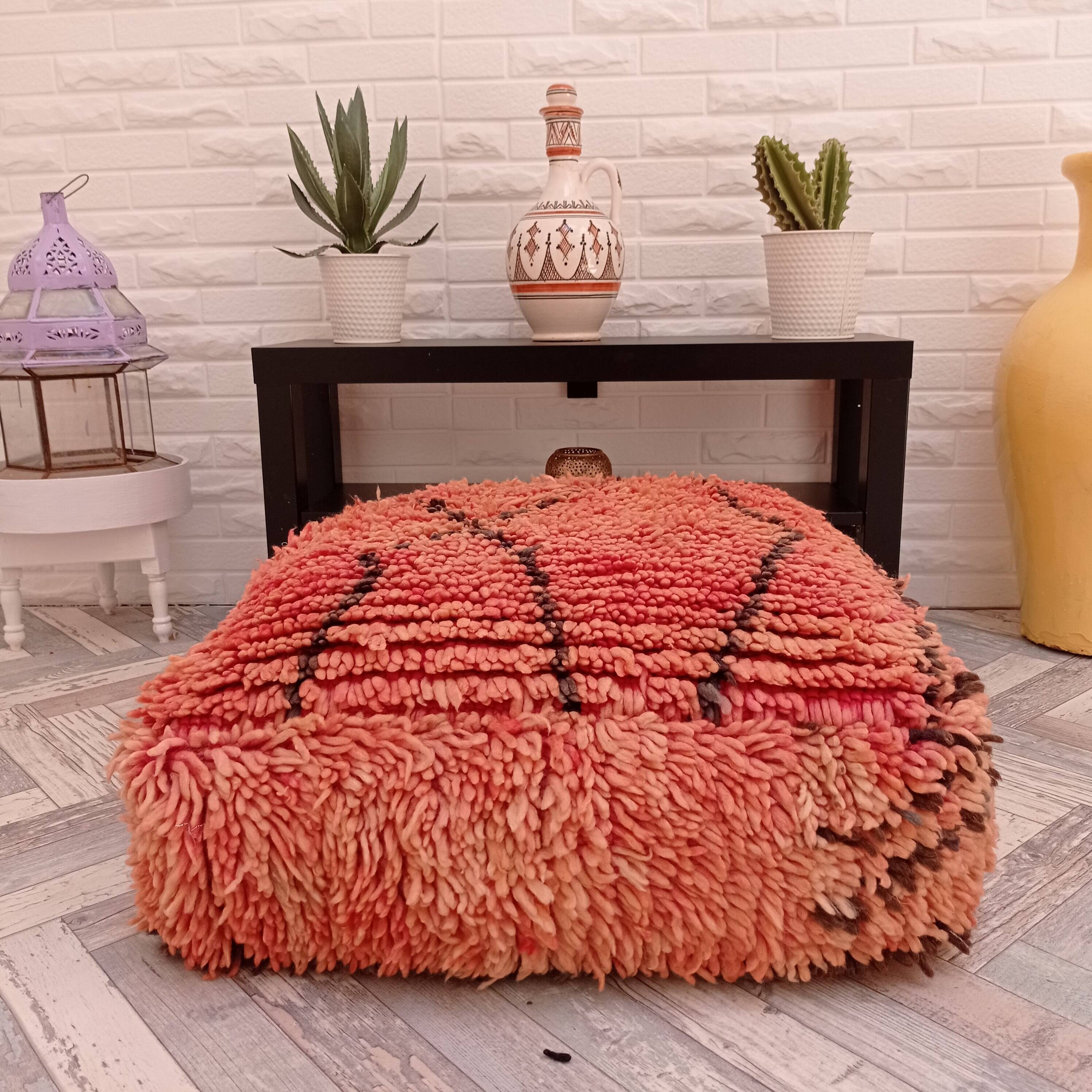 Handmade Berber pouf in wool 60 X 60 X 20 CM