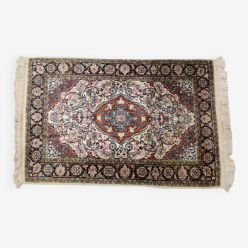 Handmade Persian rug in wool and silk