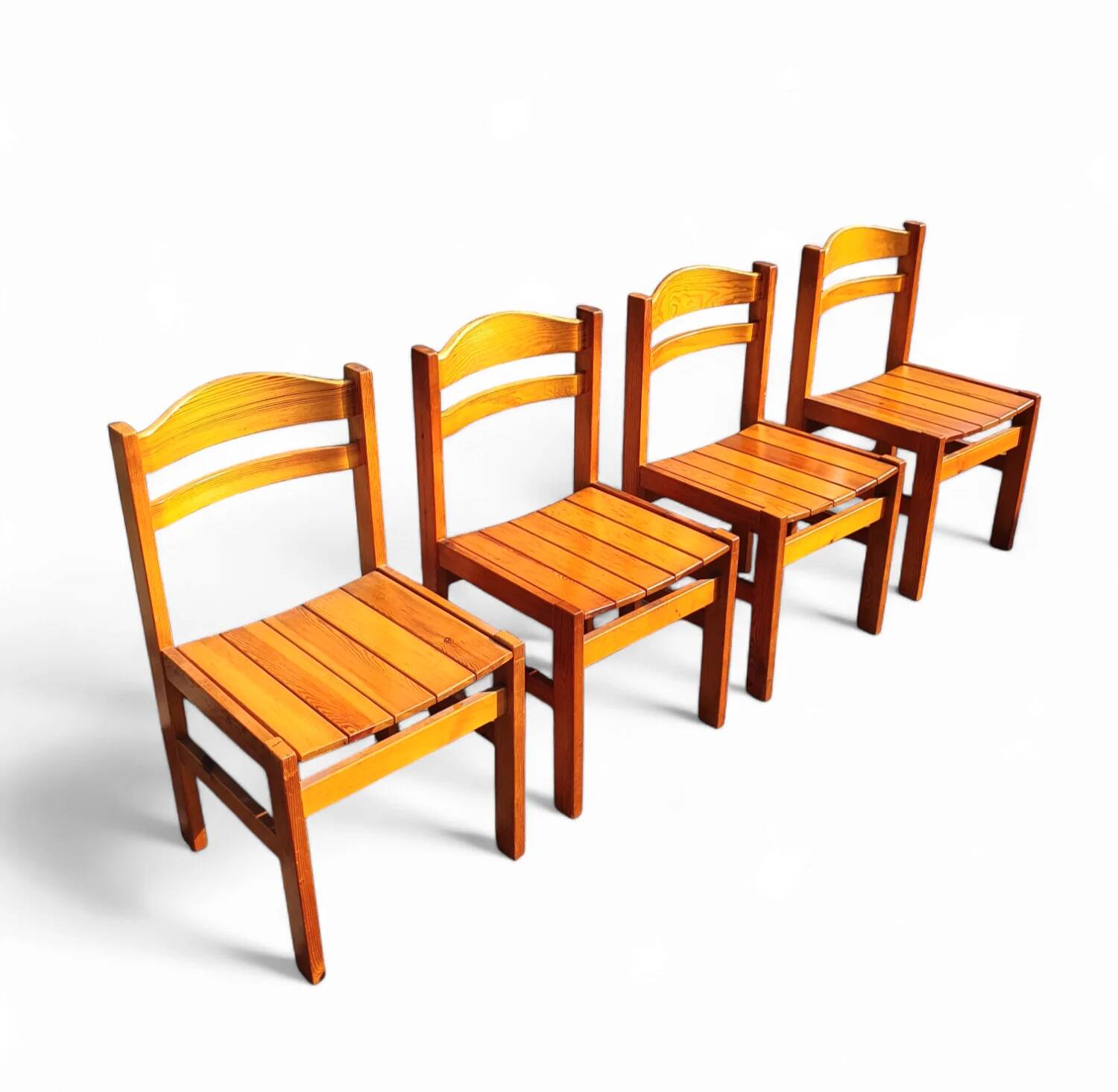 4 chaises de salle à manger en pin des années 1970