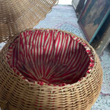 Wicker basket on foot fabric inner covering