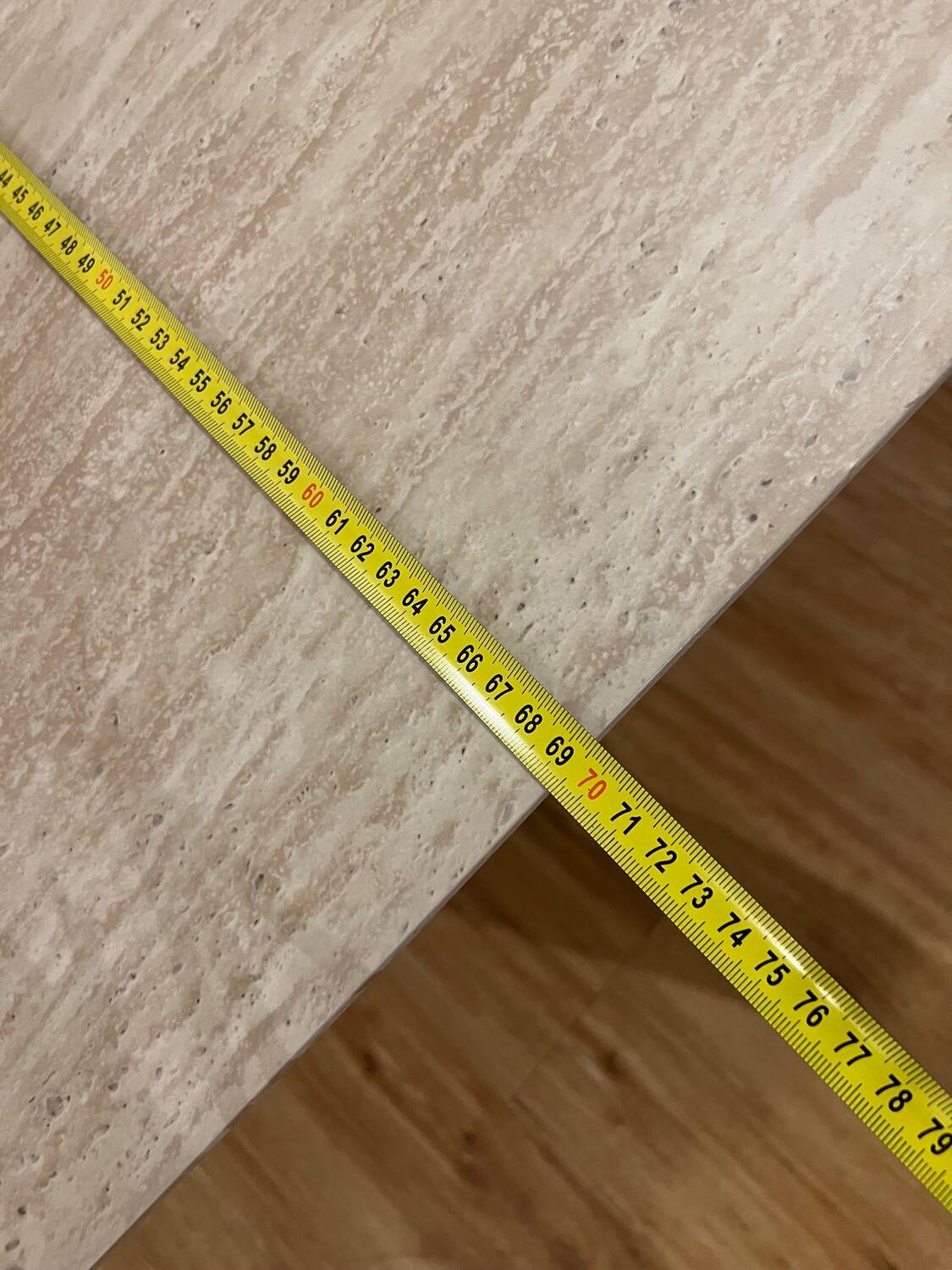 Table base effet travertin