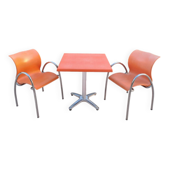 Table bistrot et fauteuils
