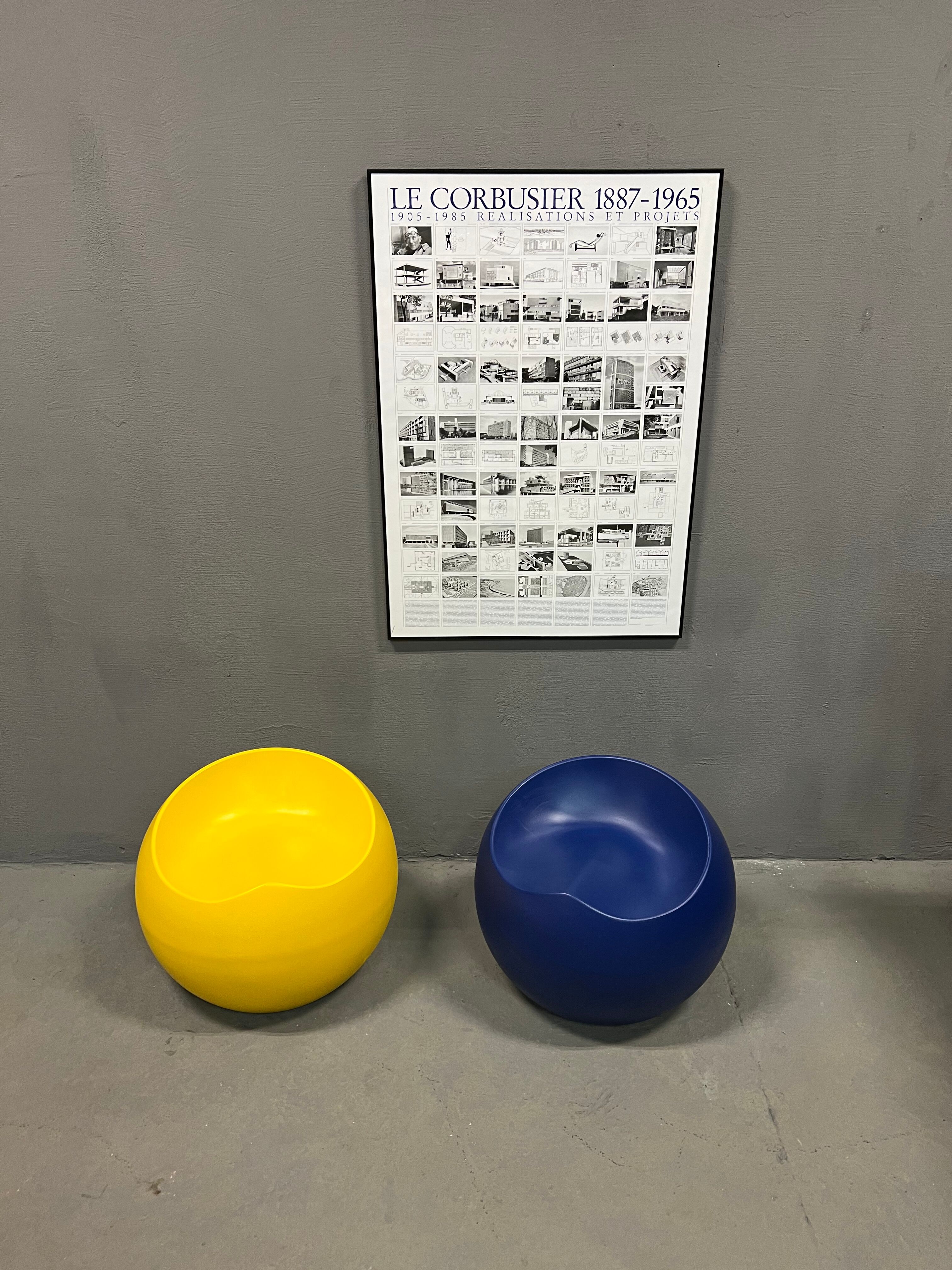 Ball chairs Yellow & blue