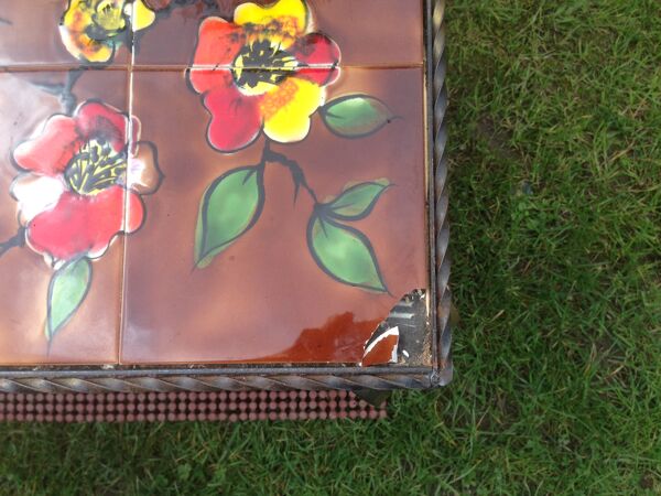 Table basse en fer forgé et céramique de Vallauris signé La Grange.