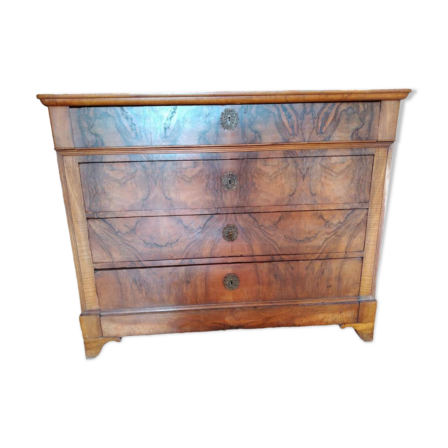 very nice chest of drawers in solid wood and marquetry