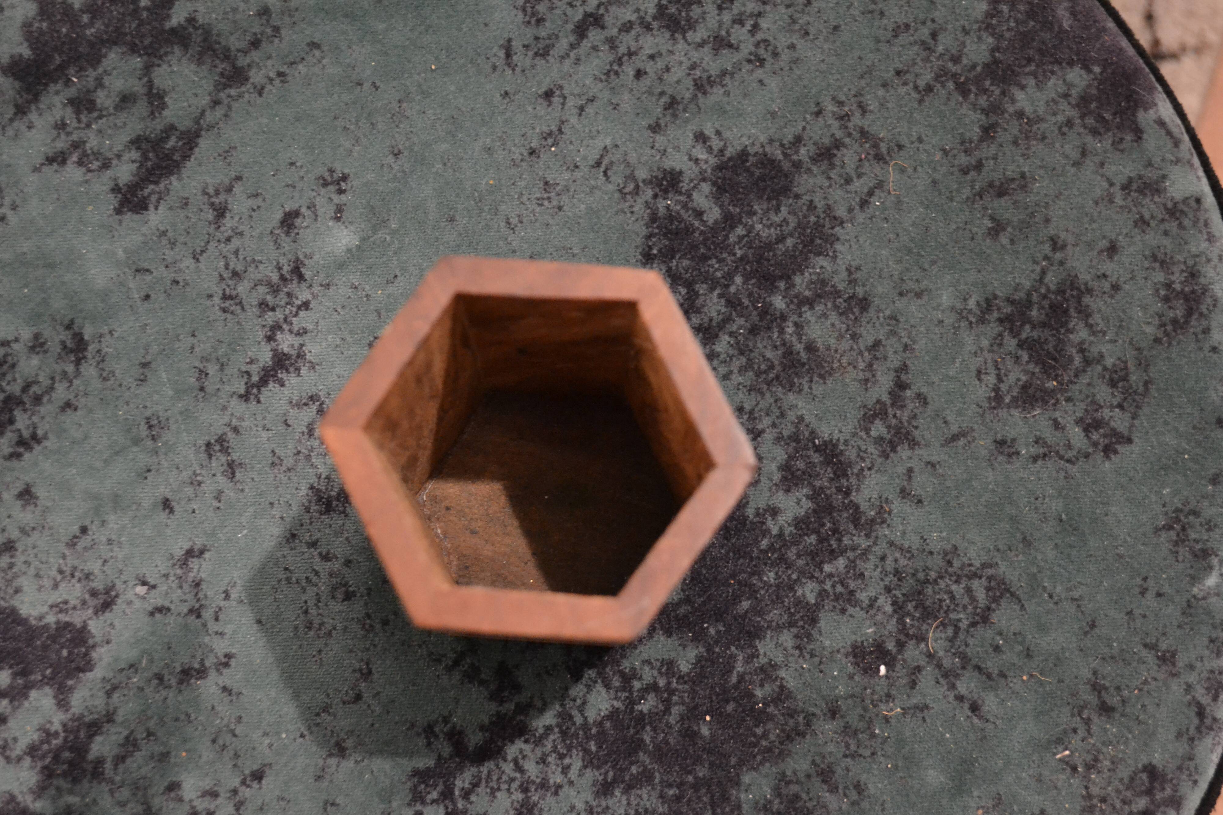 Pot à crayons en bois