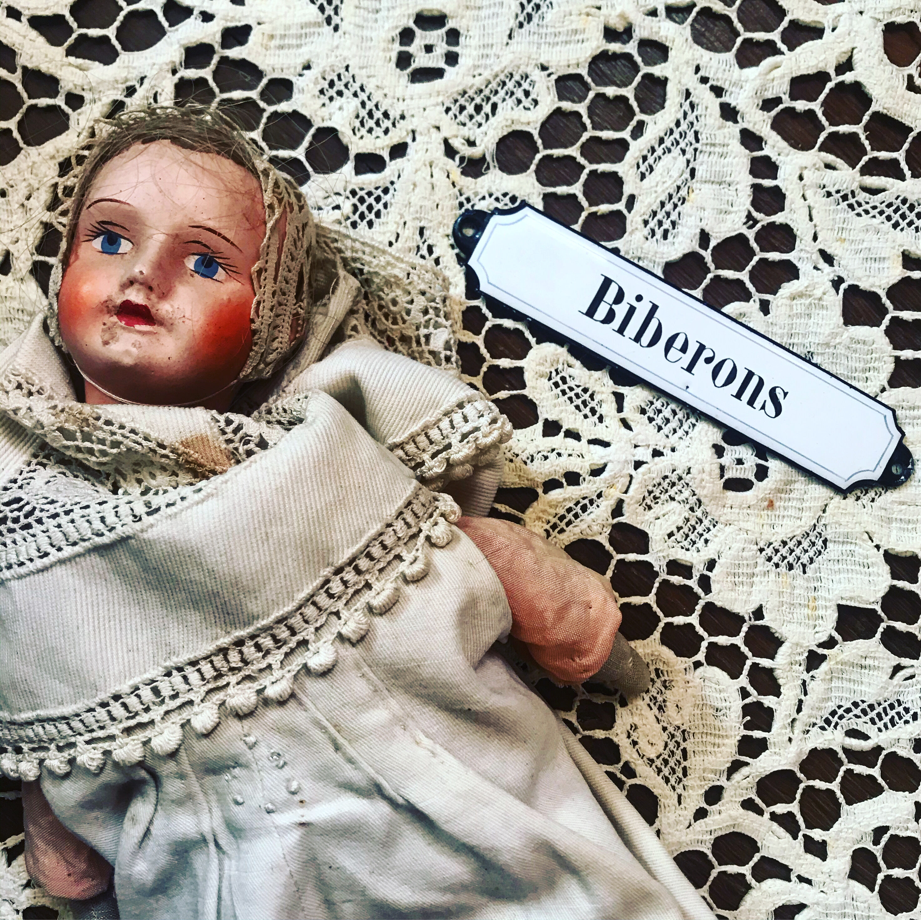 Old enamelled "biberons" plate. 1900/1910. earplate. nursery plate