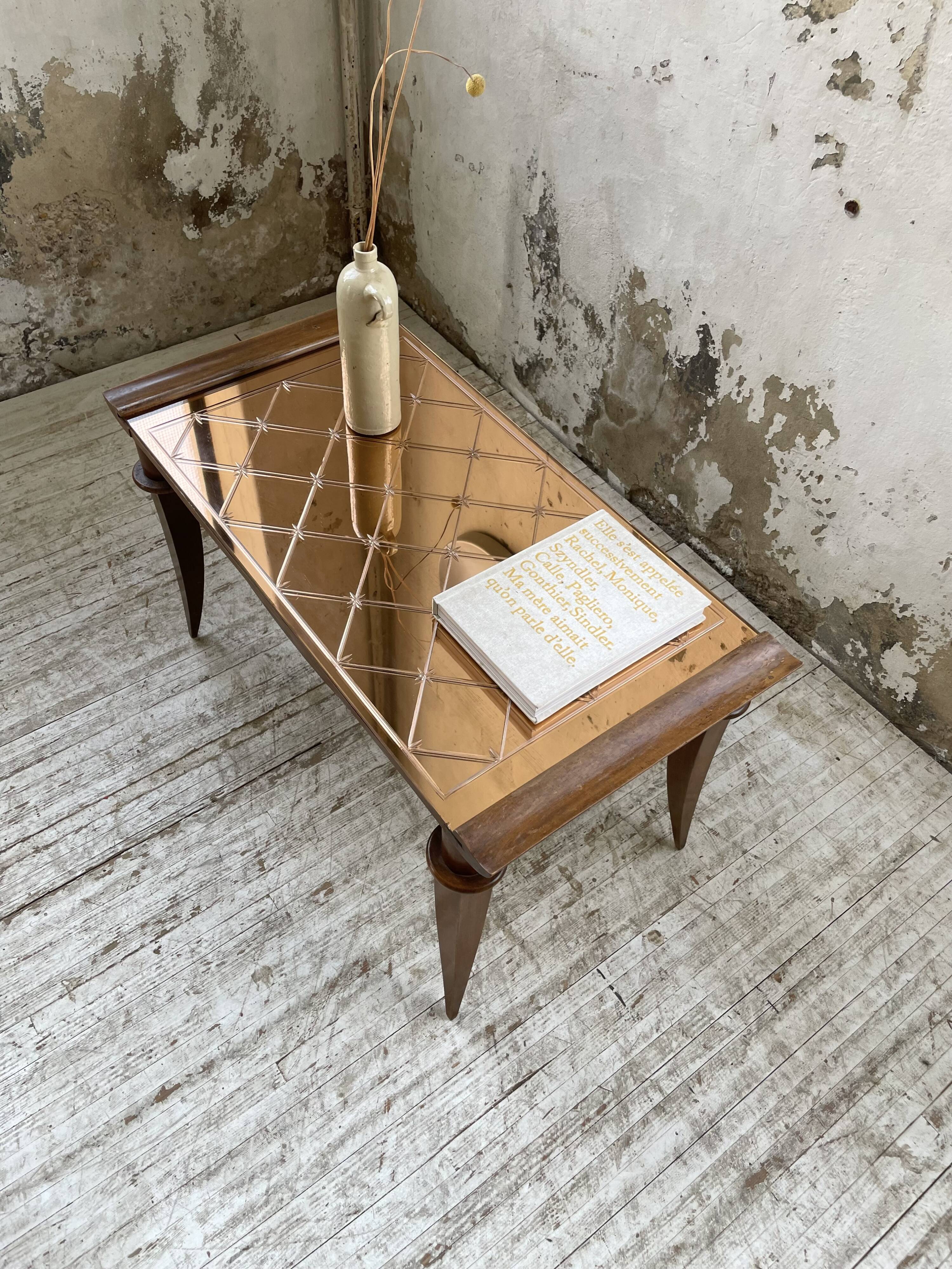 60s coffee table with pink mirror