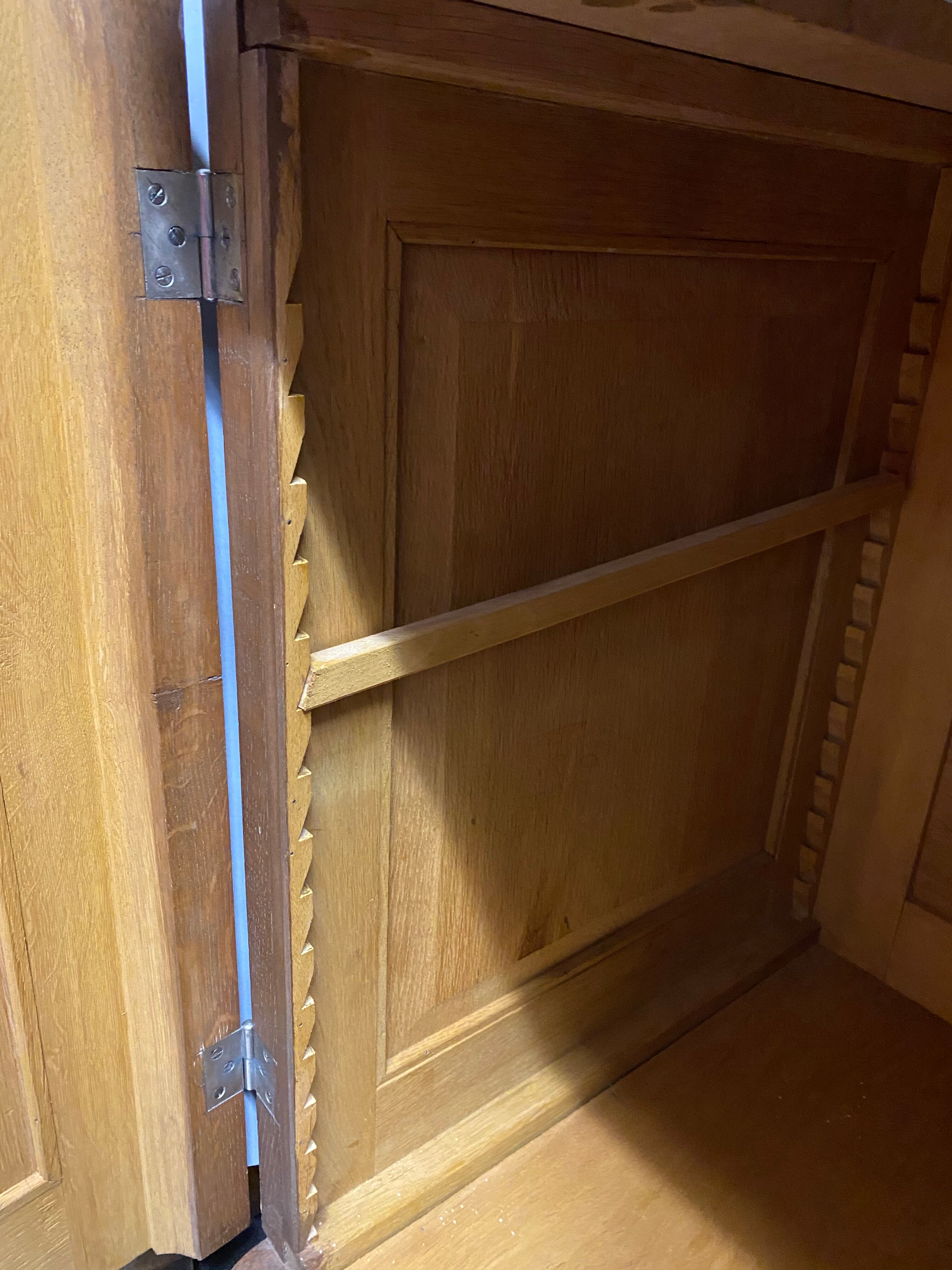 Art deco chest of drawers