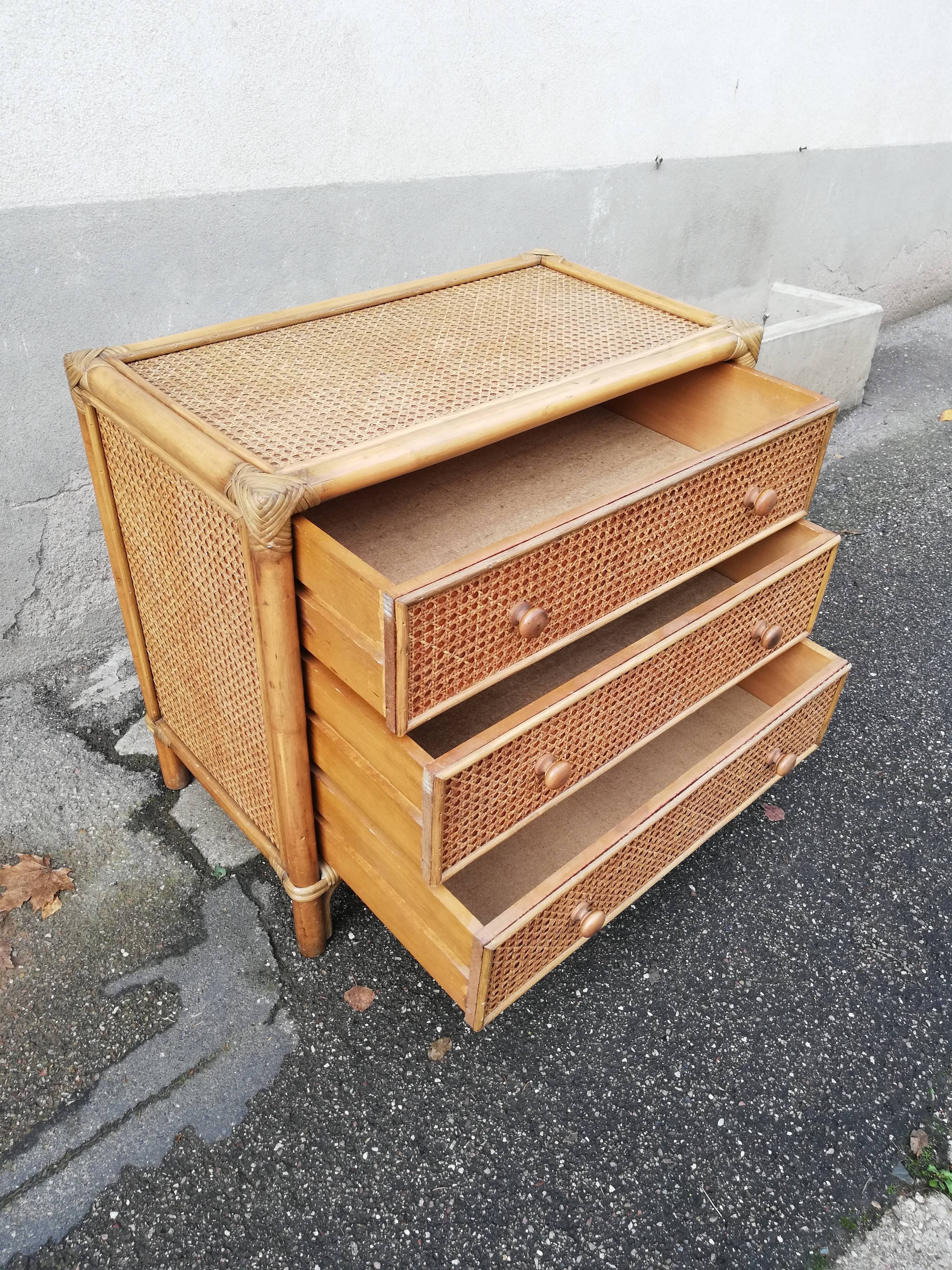 Commode vintage rotin et cannage