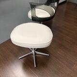 Ancien fauteuil de coiffure et son repose pieds