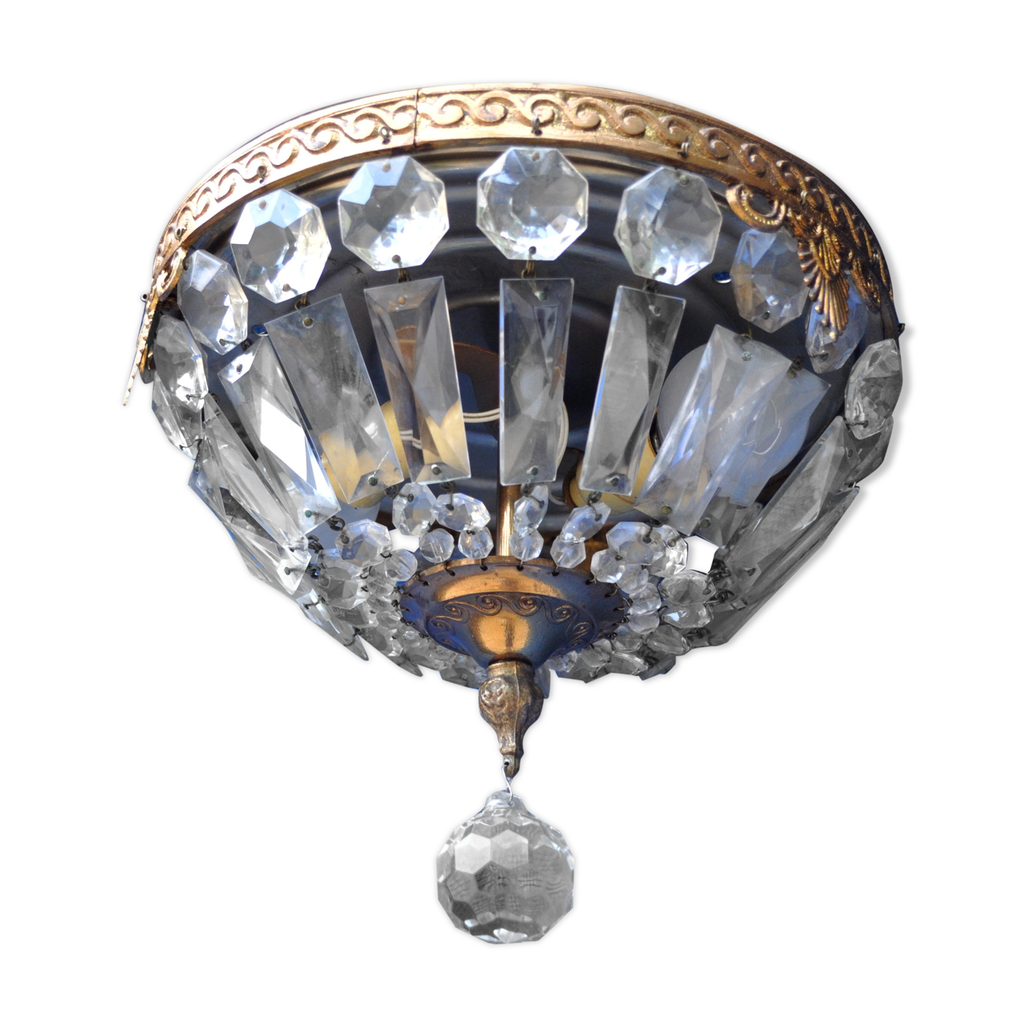 Round ceiling with tassels