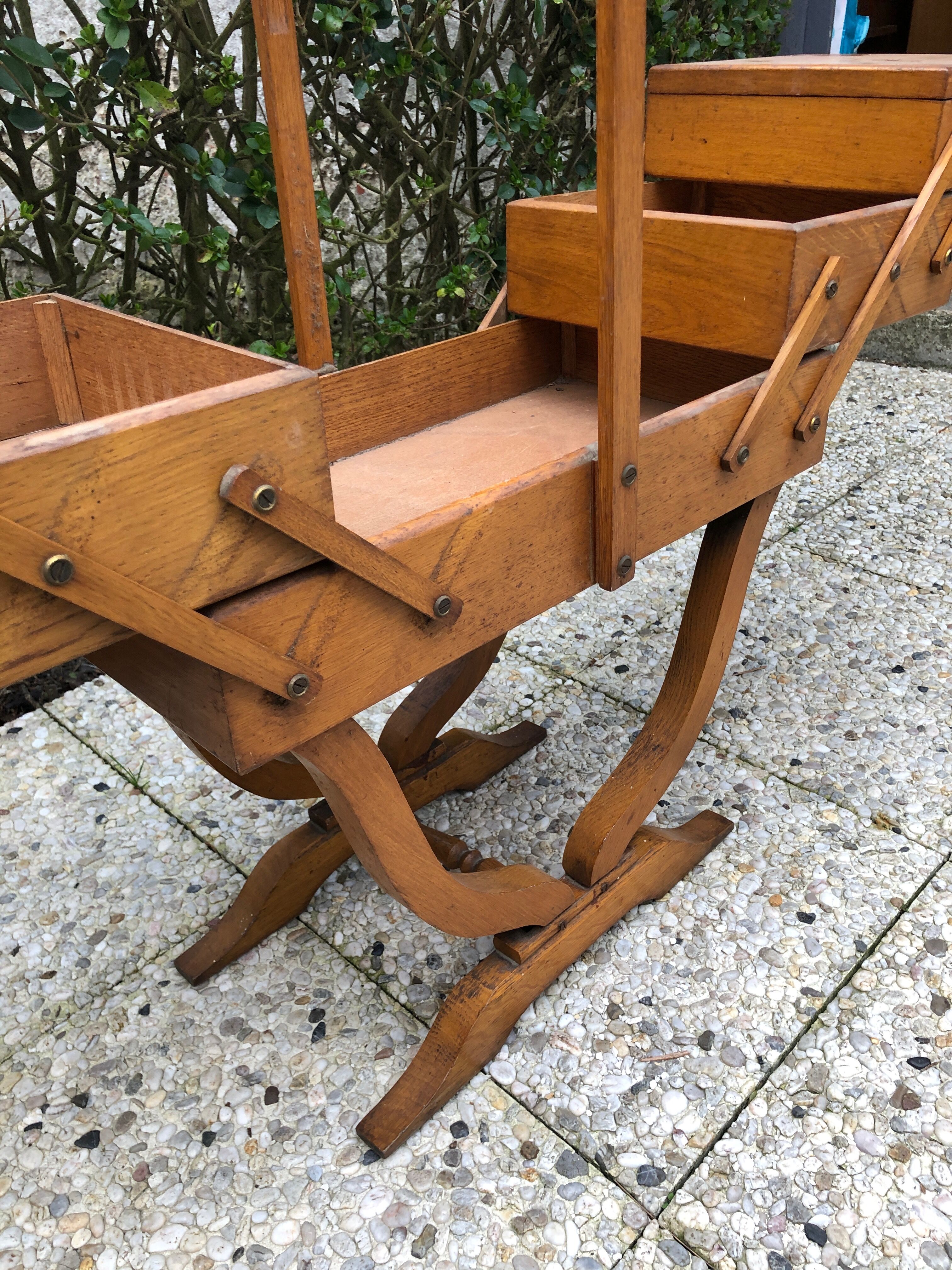 Worker wood feet Deco