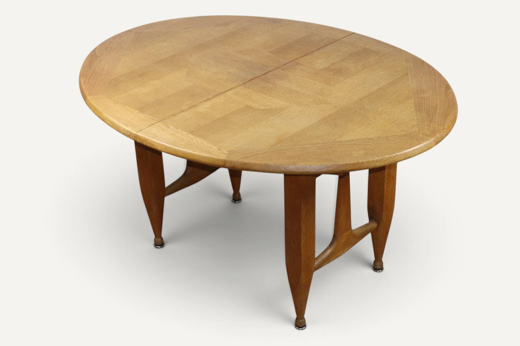 Extendable dining table in oak by Guillerme and Chambron - 1960s