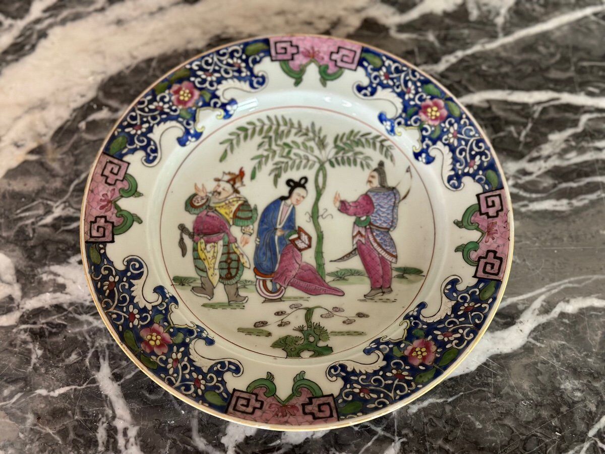 Set of three famille rose porcelain plates, Compagnie des Indes, Qianlong, China