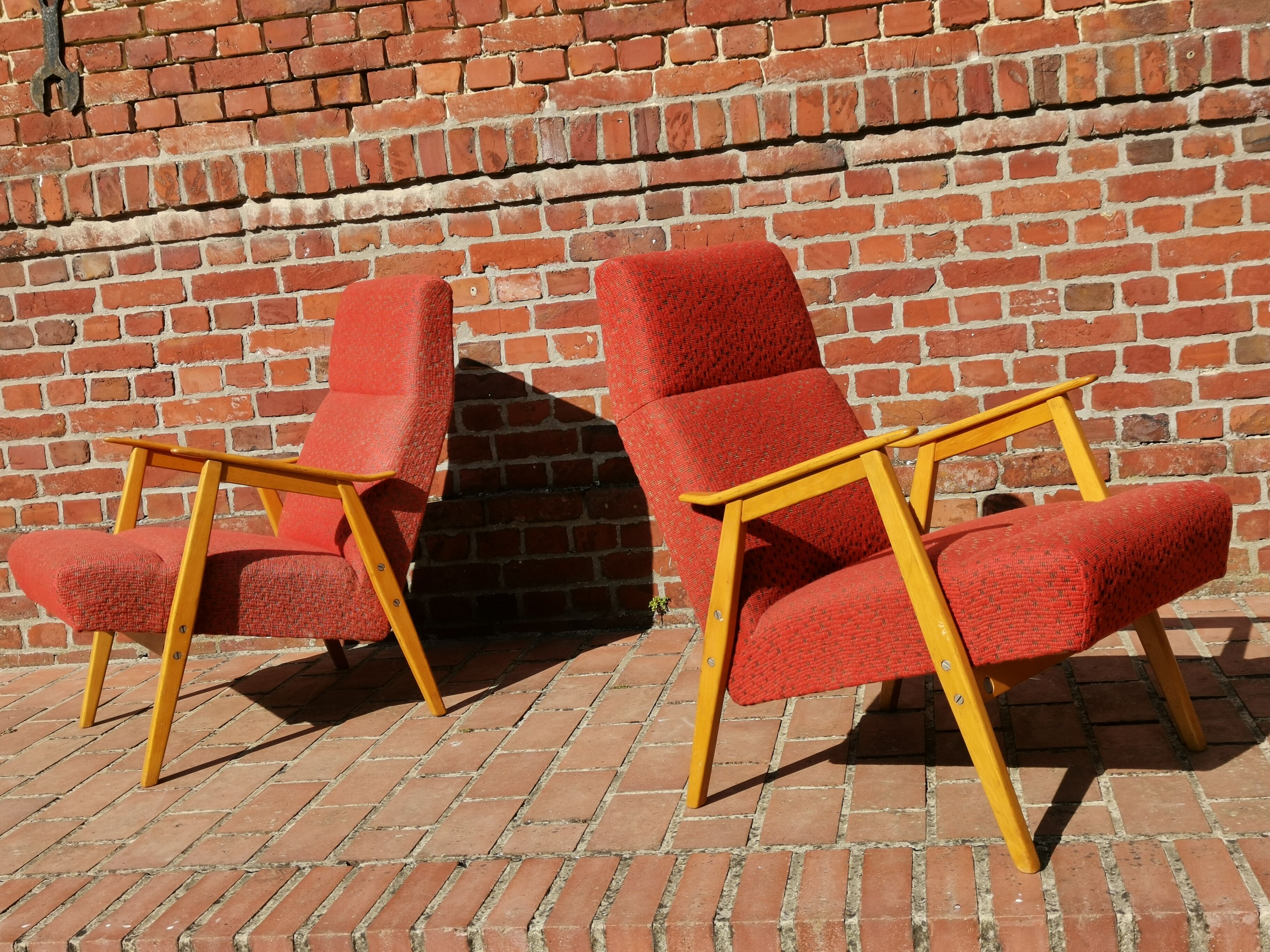 Paire de fauteuils rouge Interier Praha