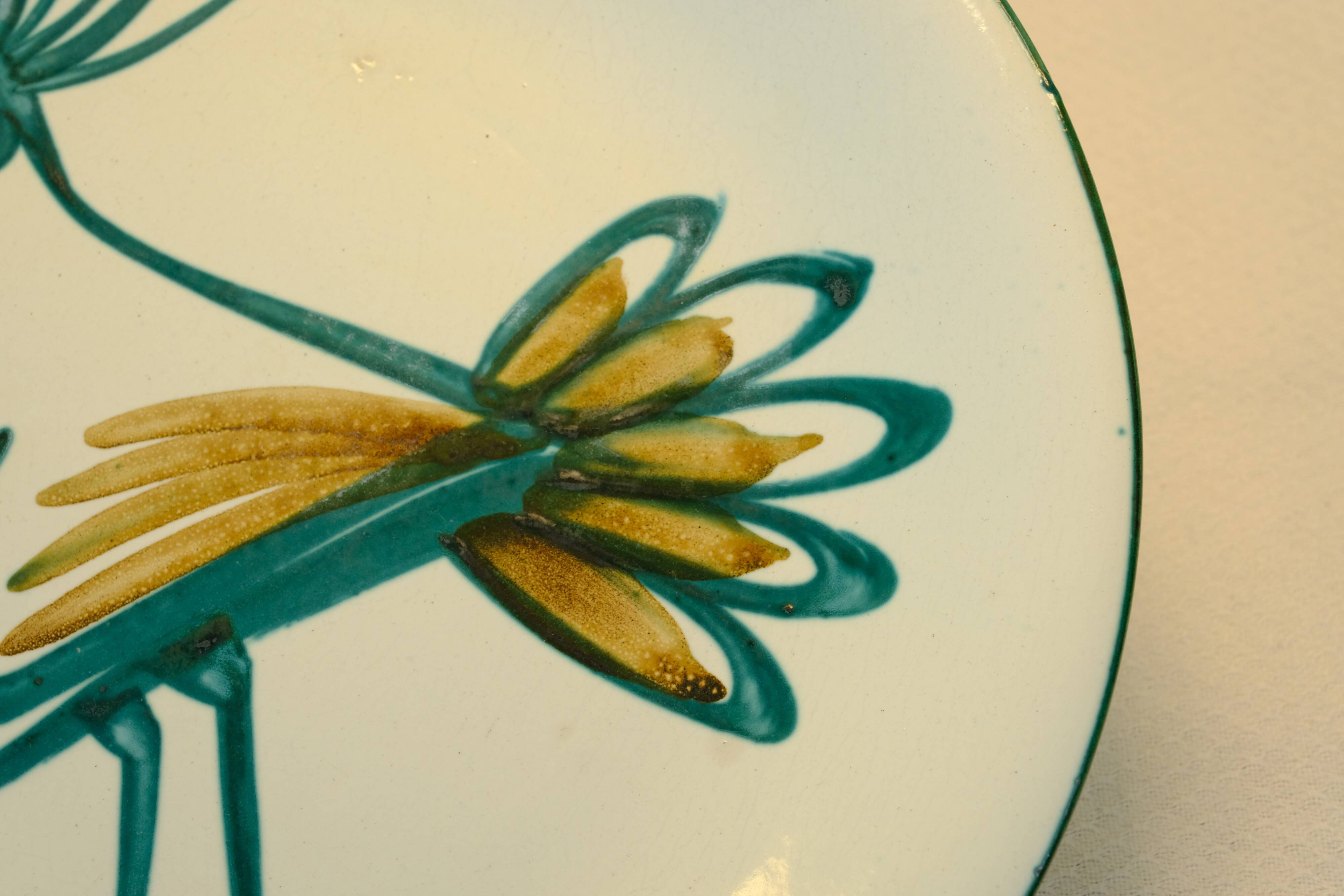 Plat à décor d'oiseau par Robert Picault 1950