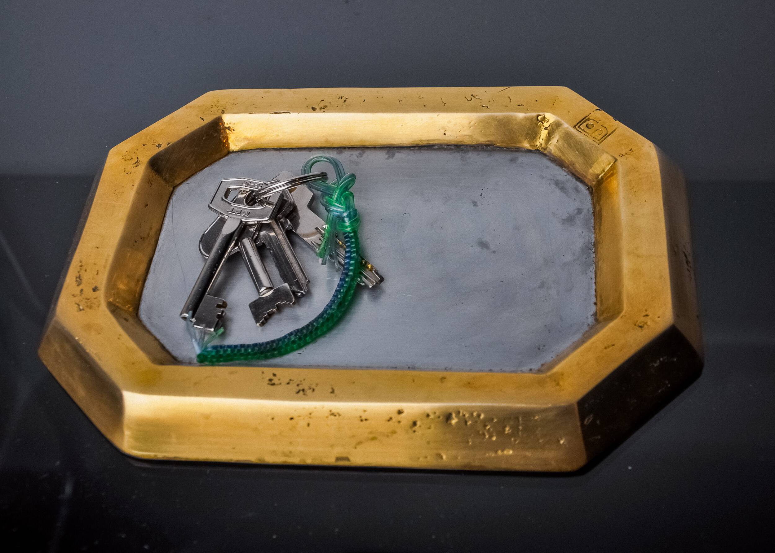 Brutalist XL pocket emptier by David Marshall, bronze and aluminum, Spain, 1980