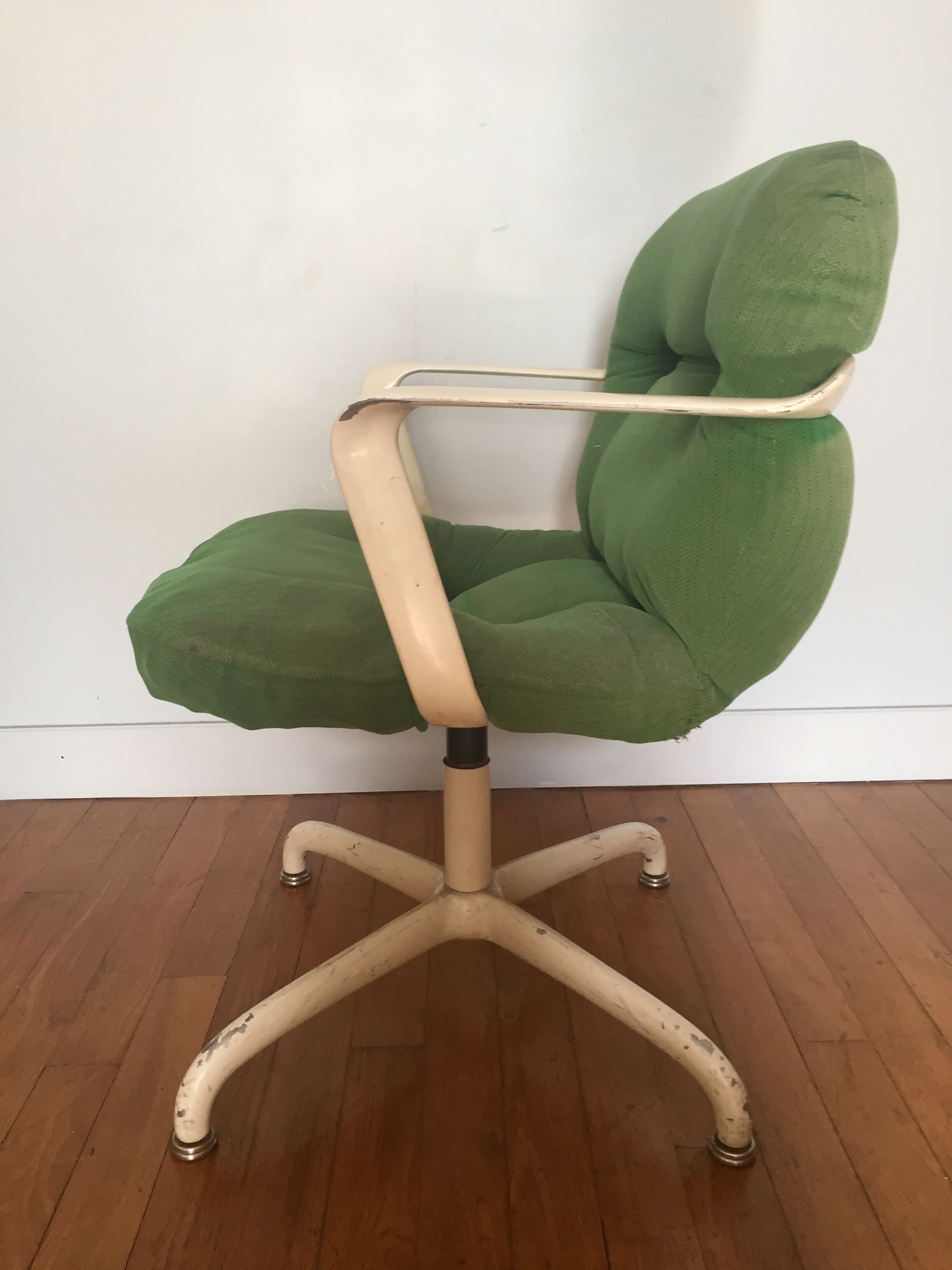 2328 designer Morrison & Hannah for KNoll Chair