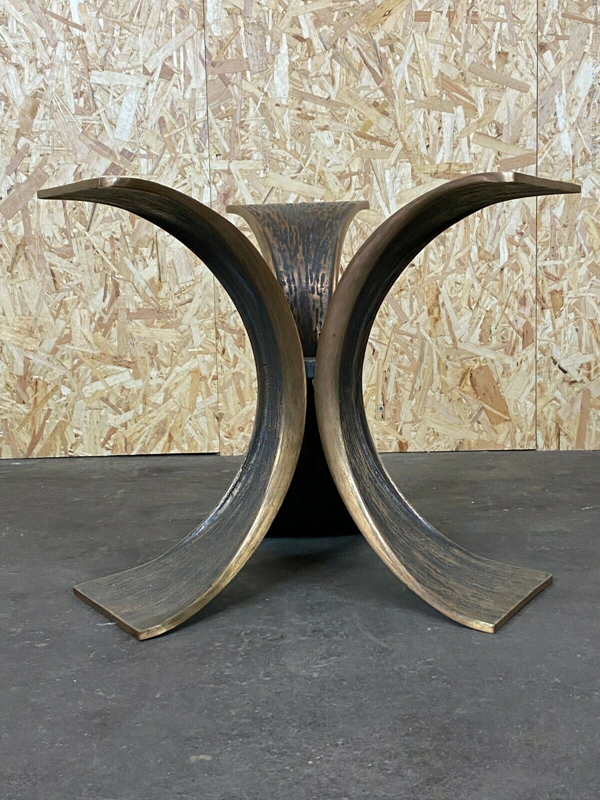 Table basse des années 60 70 Luciano Frigerio Table en verre en bronze brutaliste des années 60