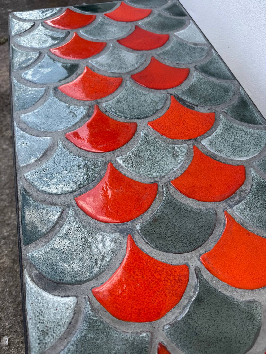 Ceramic coffee table with scales from the 1950s.