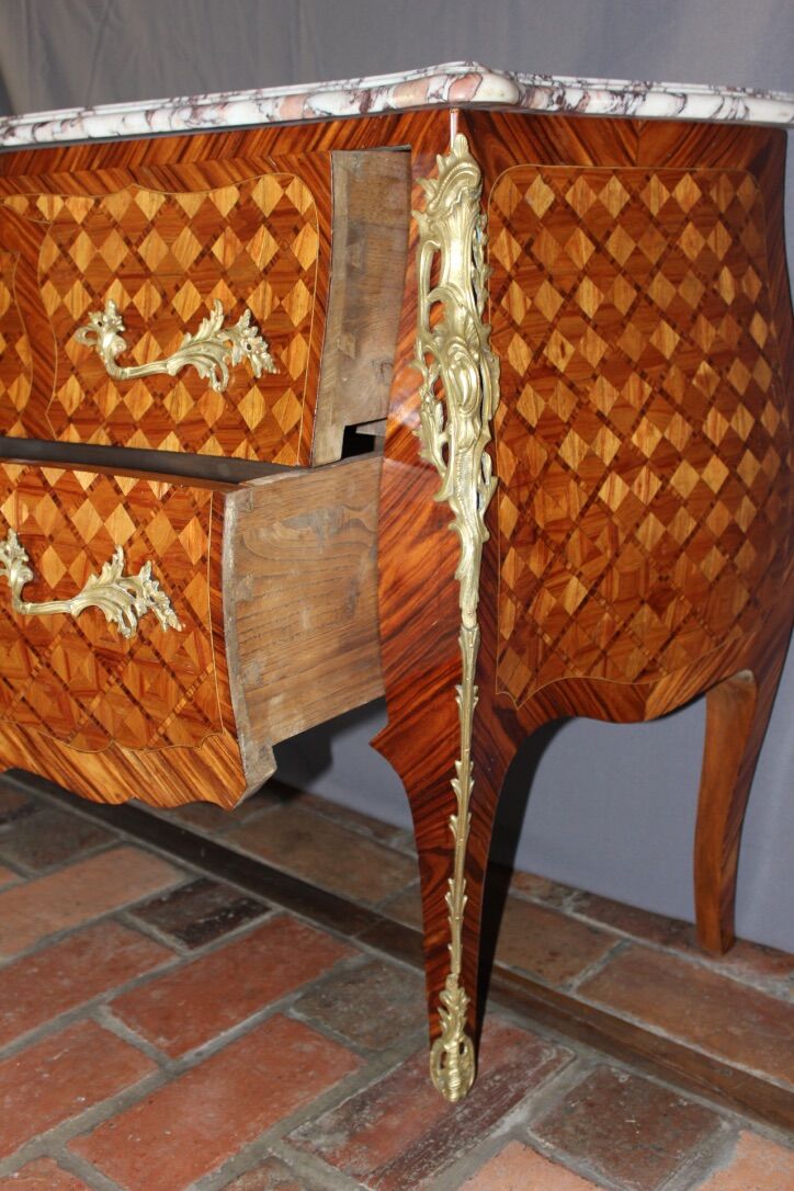 Louis XV style chest of drawers in cube marquetry