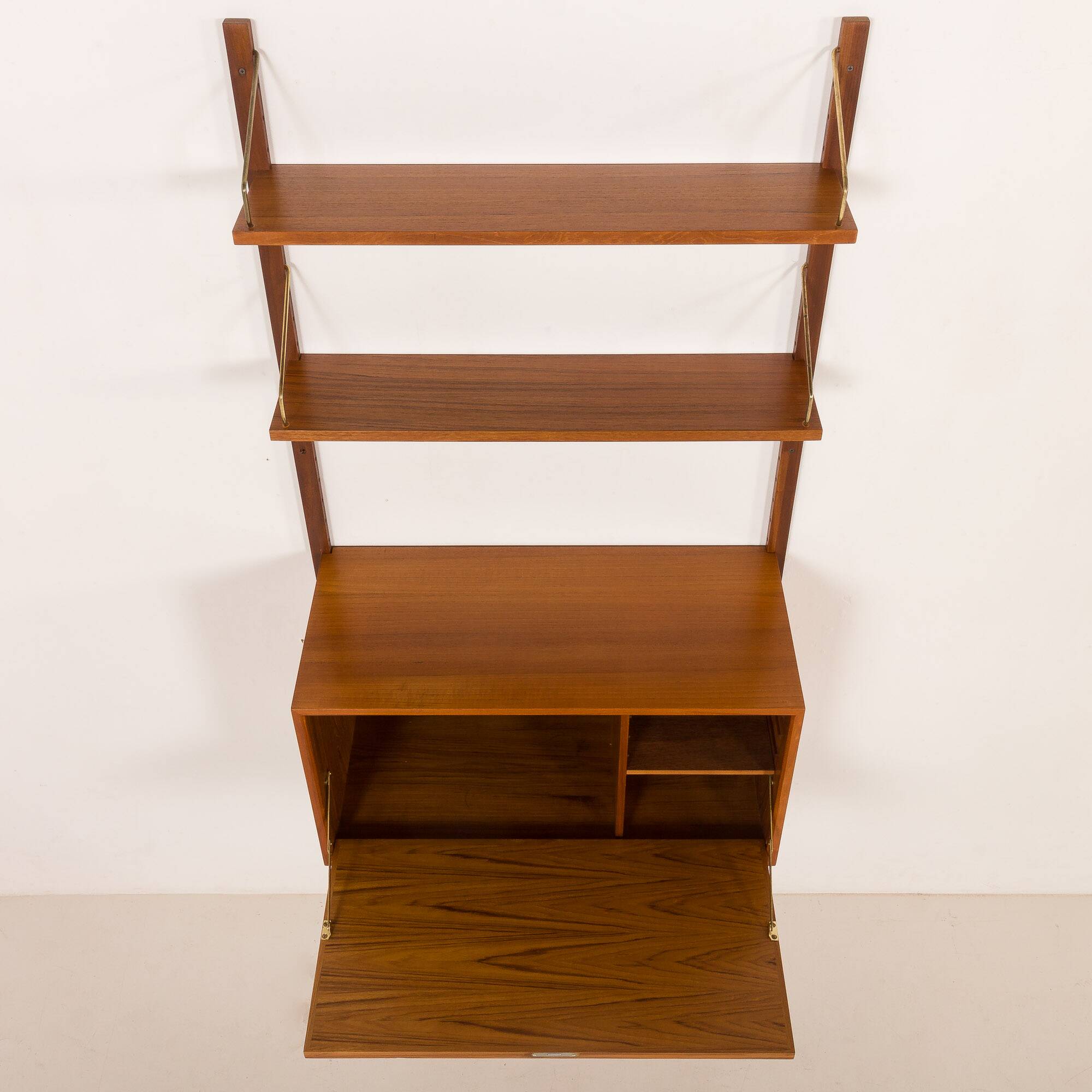 Poul Cadovius teak shelving wall unit with a bureau, Cado 1960s