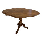 Oval pedestal table