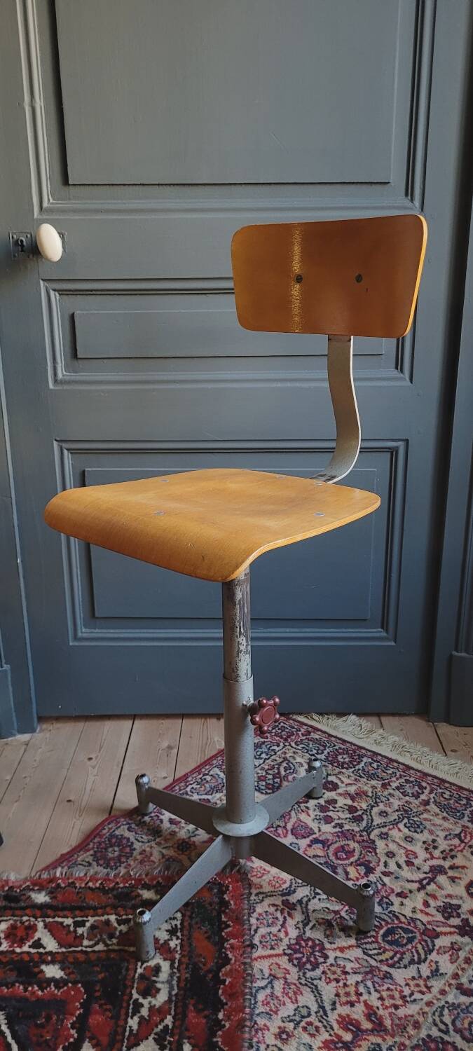 Architect's chair
