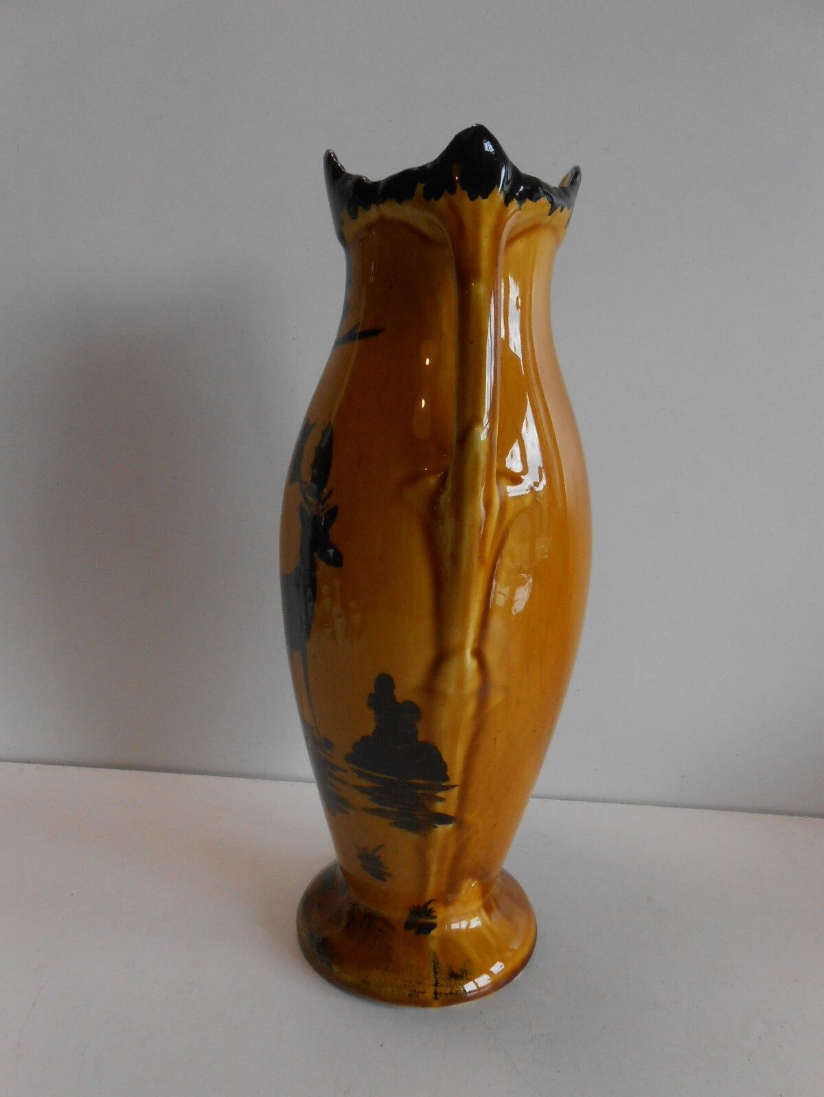 Vase art deco a l'elan orchies