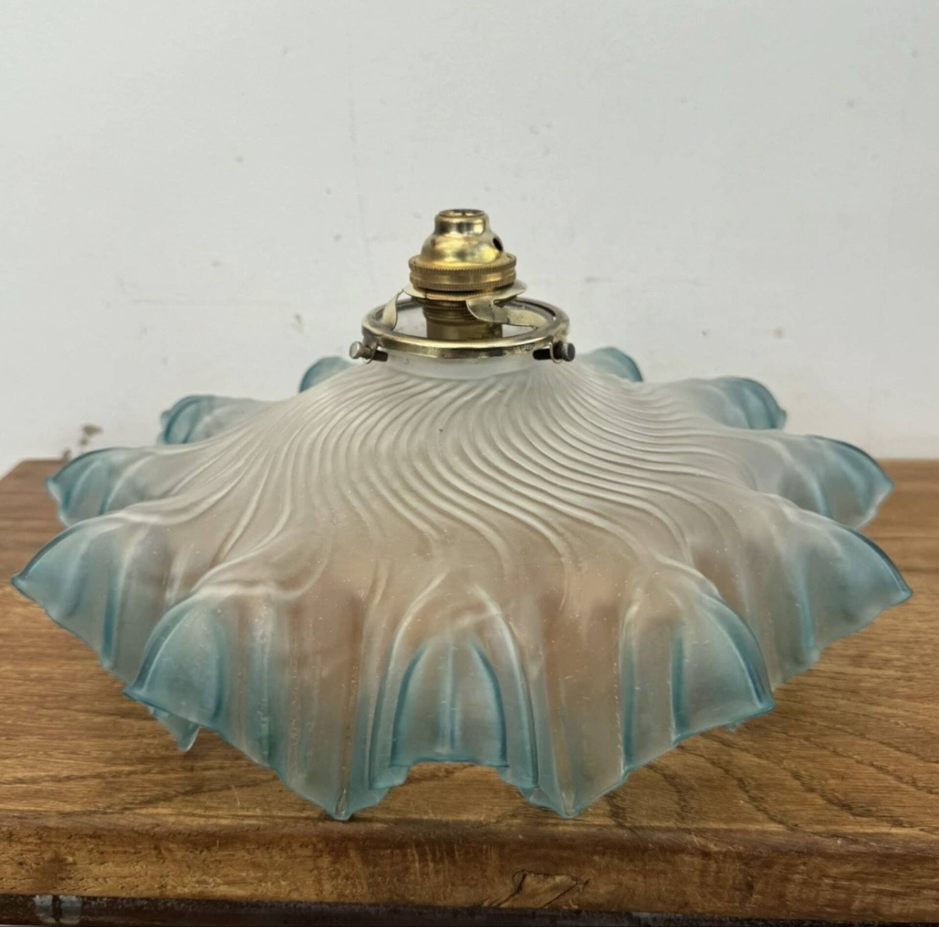 Ancienne Suspension abat jour dentelle verre plissé bleu griffe +douil