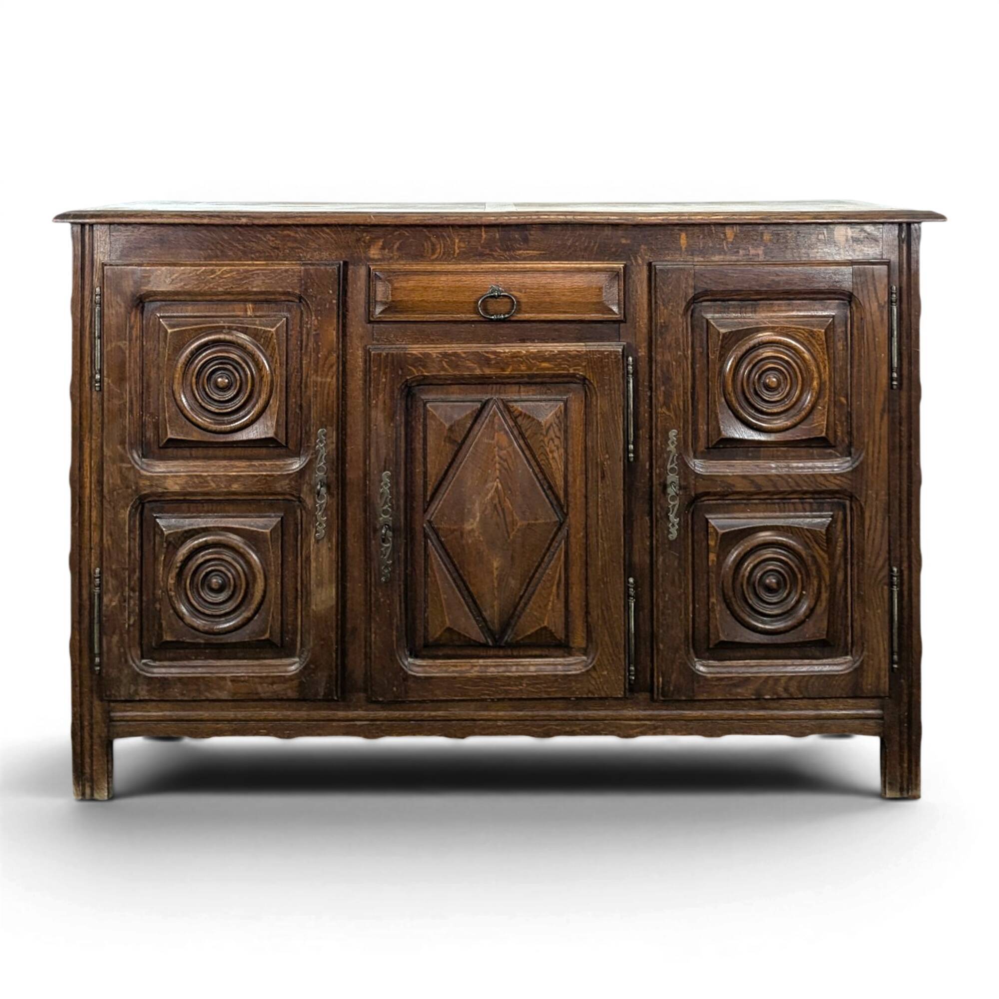 Buffet en chêne dans l'esprit de Dudouyt