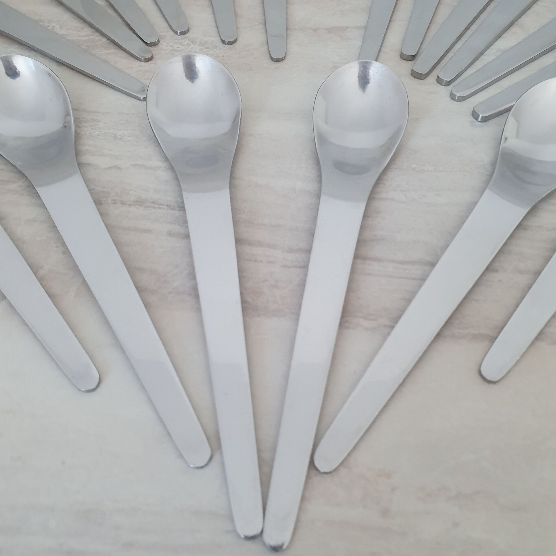 18 stainless steel Space Age place settings / Spoon Fork Knife