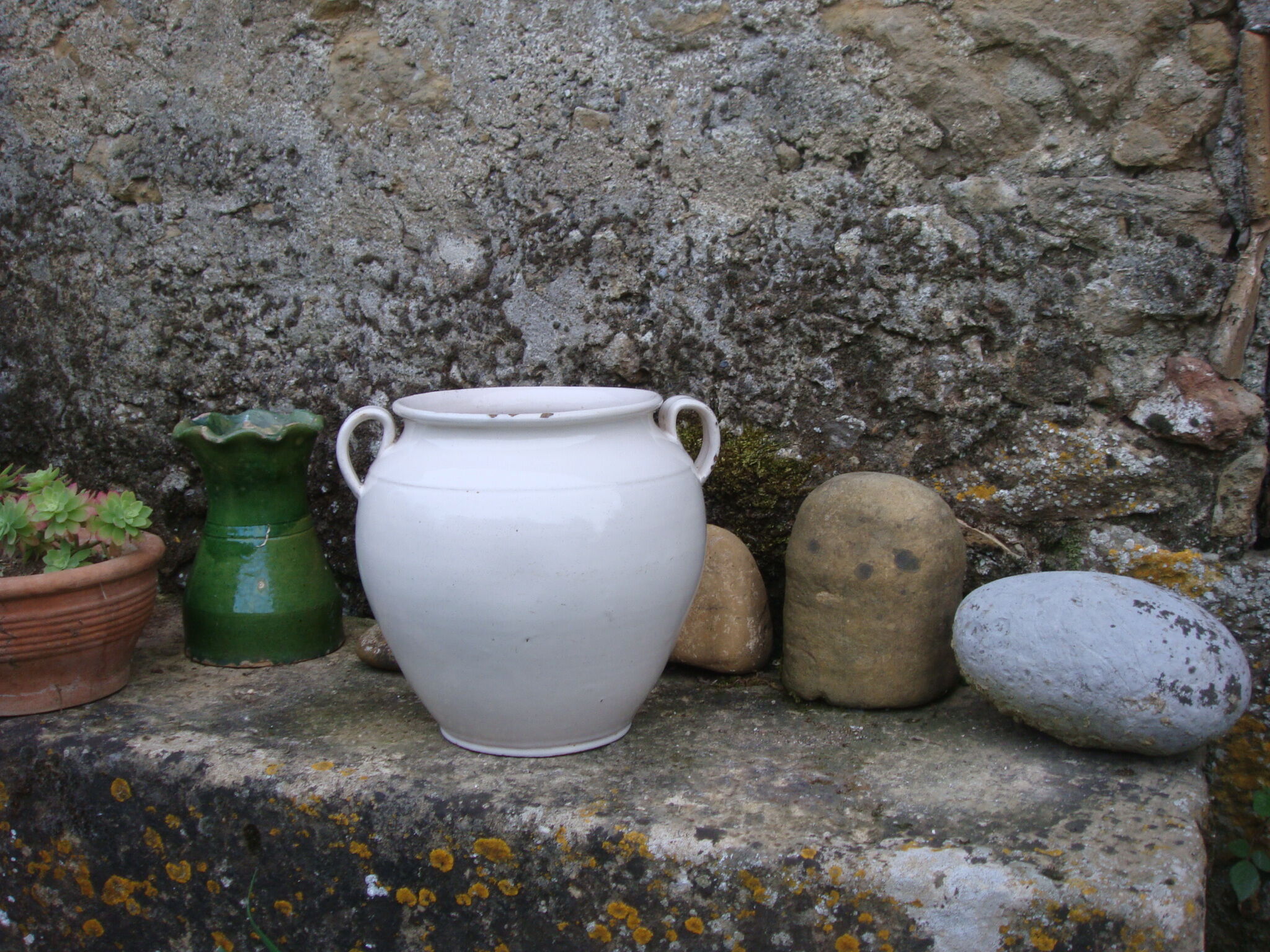 Old grease or confit pot