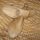 Wooden shoe trees